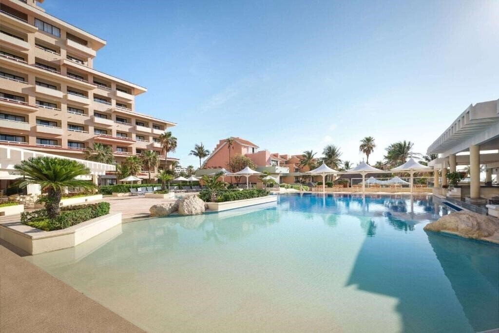 Готель Wyndham Grand Cancun All-Inclusive Resort & Villas 4*