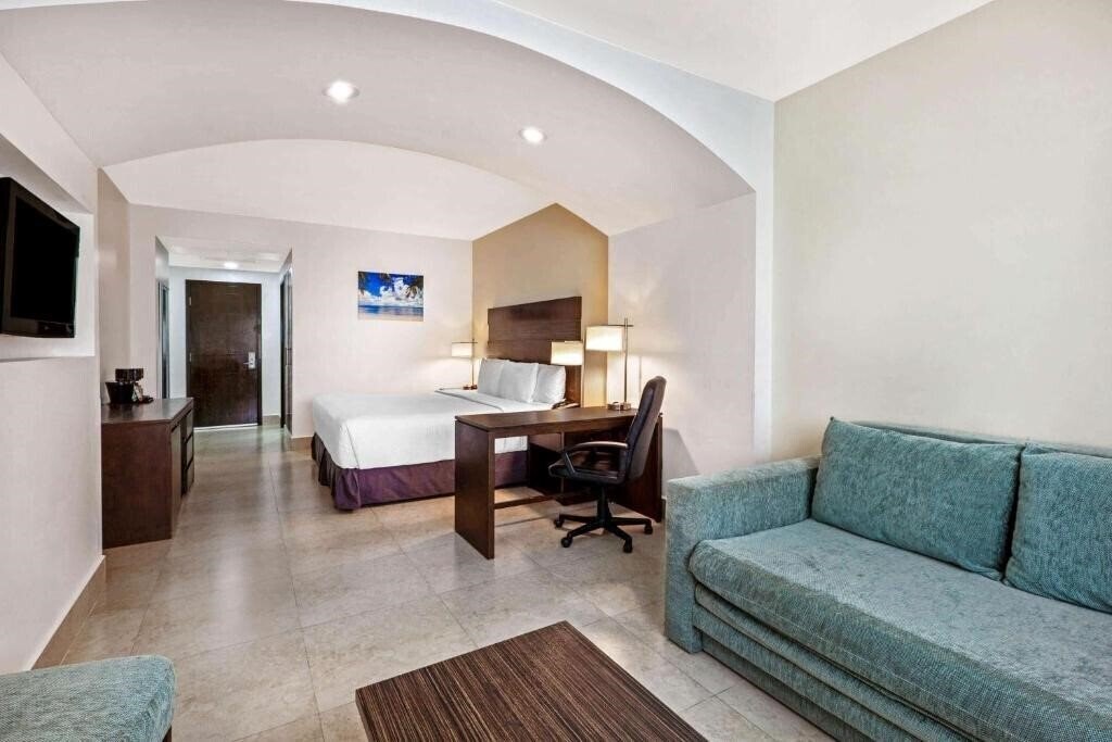 Изображение La Quinta Inn & Suites Cancun 4*
