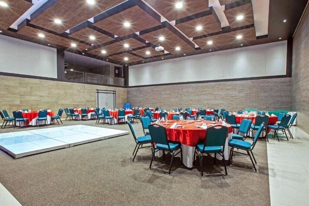 Картинка La Quinta Inn & Suites Cancun 4*