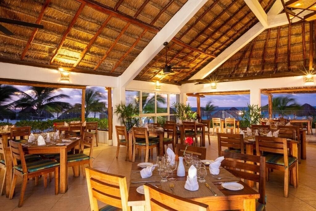 Картинка Krystal Cancun 5*