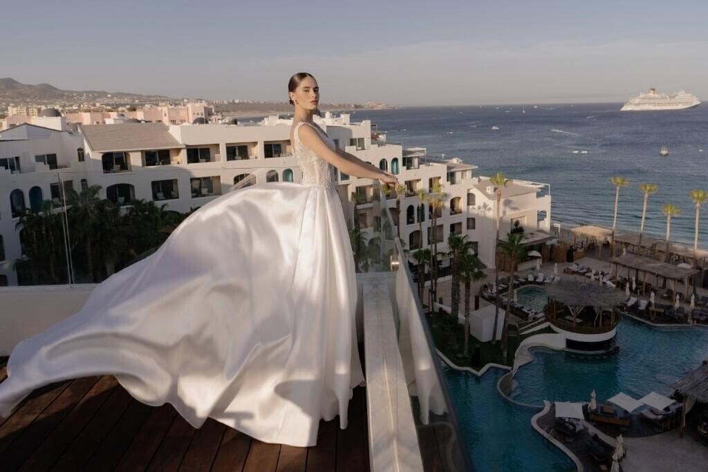 Готель Me Cabo 5*