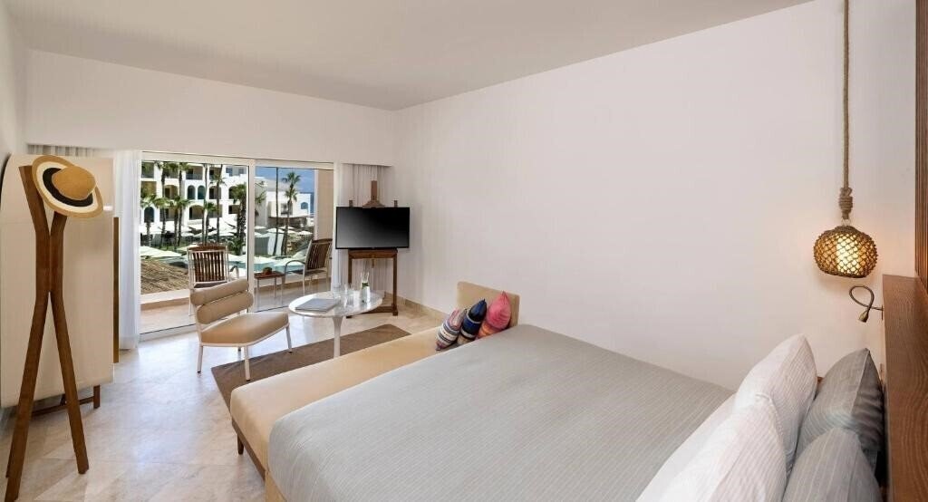 Фото Me Cabo 5*