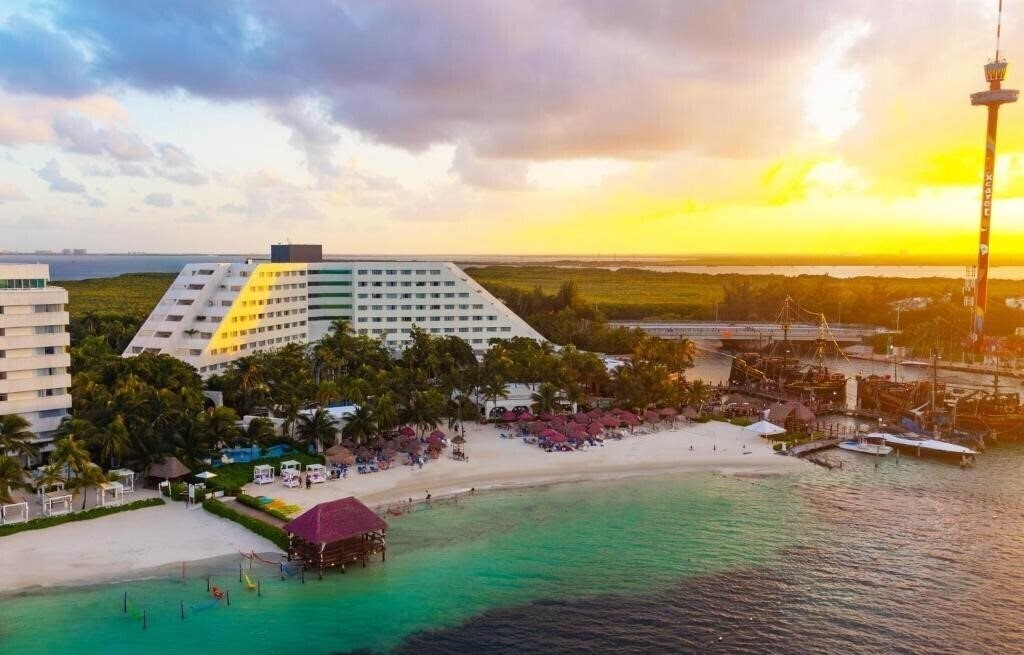Изображение Oasis Palm Beach 4*