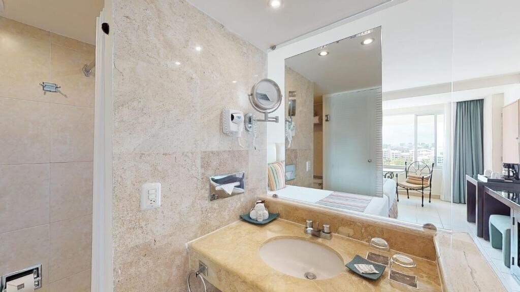 Фото Grand Oasis Viva Beach 4*