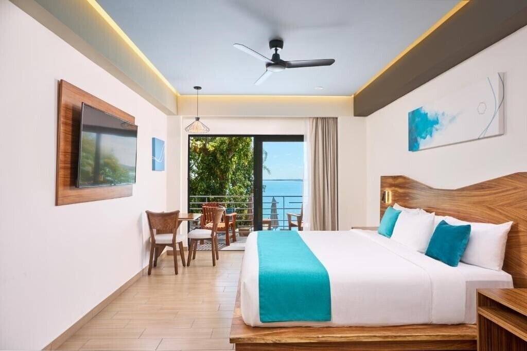 Фото Cristalino Lagoon Front Hotel Restaurant & SPA 5*