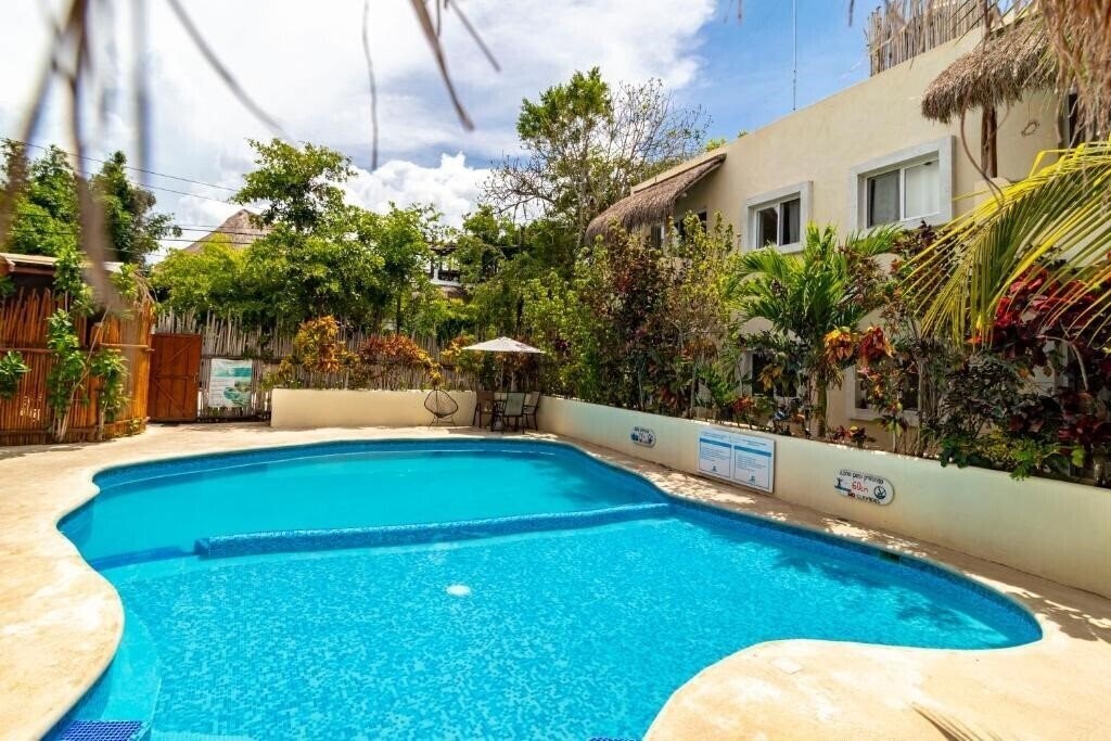 Отель Hotel & Suites Oasis Bacalar 3*