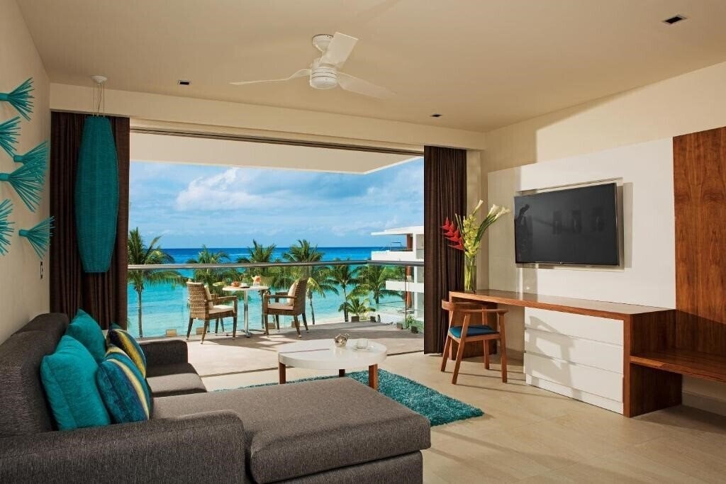 Картинка Secrets Aura Cozumel 4*