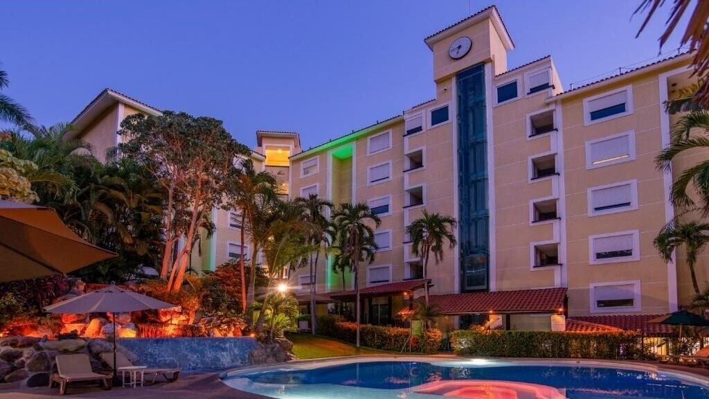 Готель Holiday Inn Cuernavaca 3*