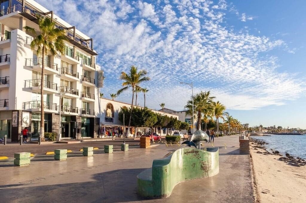 Отель Hotel Seven Crown La Paz Malecon 4*