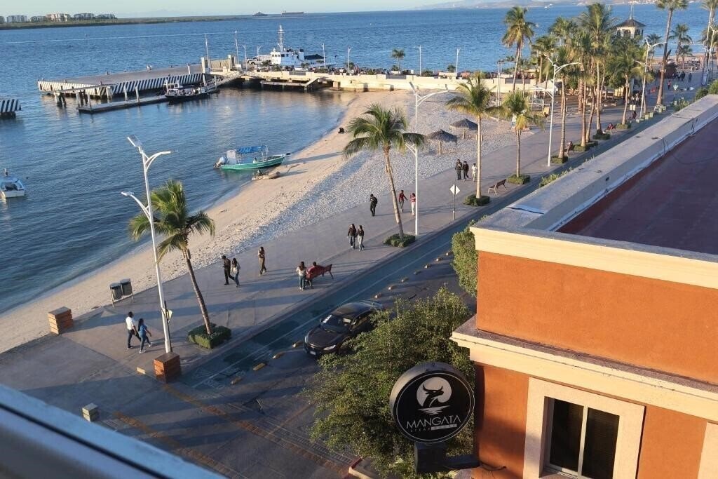 Фото Hotel Seven Crown La Paz Malecon 4*