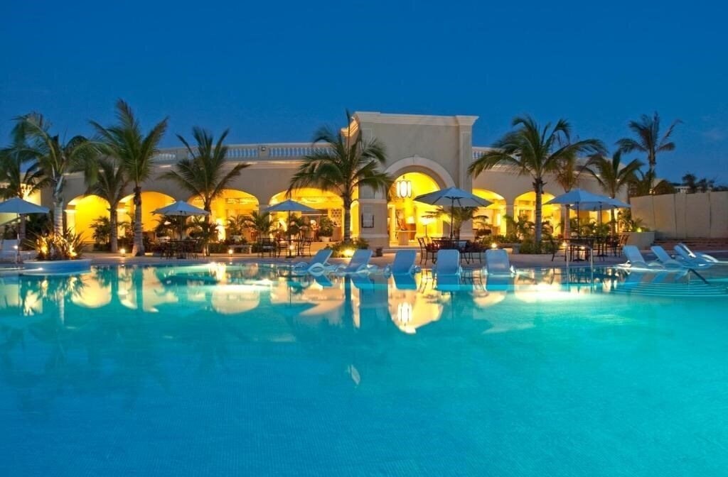 Фото Pueblo Bonito Emerald Bay Resort & SPA 4*