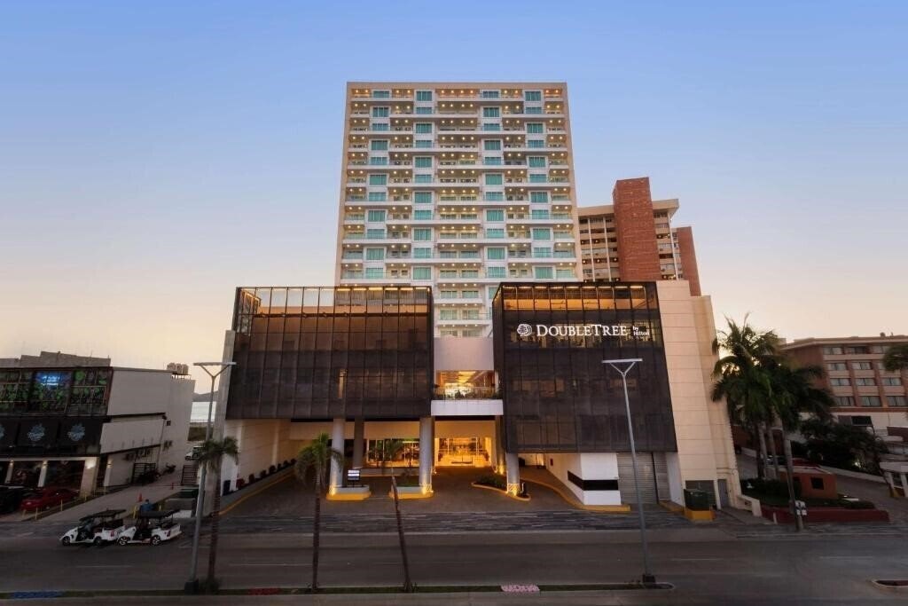 Готель Doubletree by Hilton Mazatlan 4*