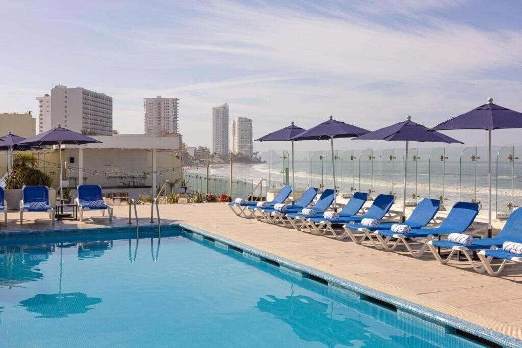 Фотографія Doubletree by Hilton Mazatlan 4*