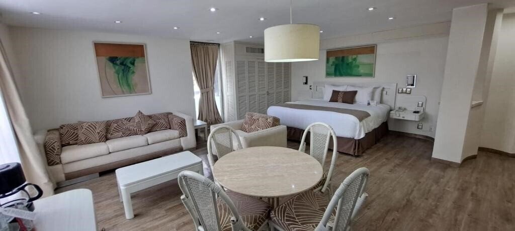 Фотографія Century Zona Rosa 3*