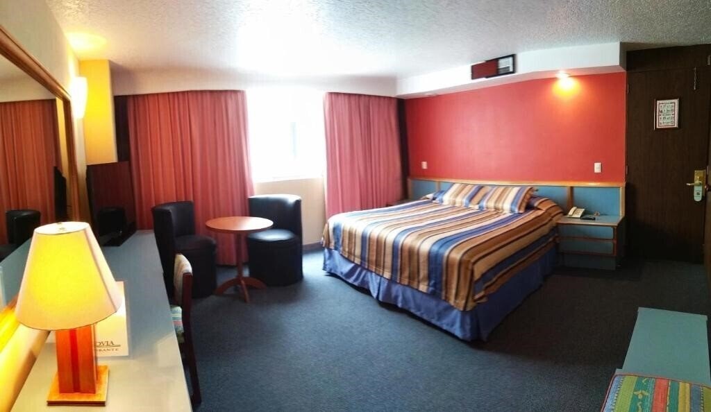 Готель Segovia Regency 3*