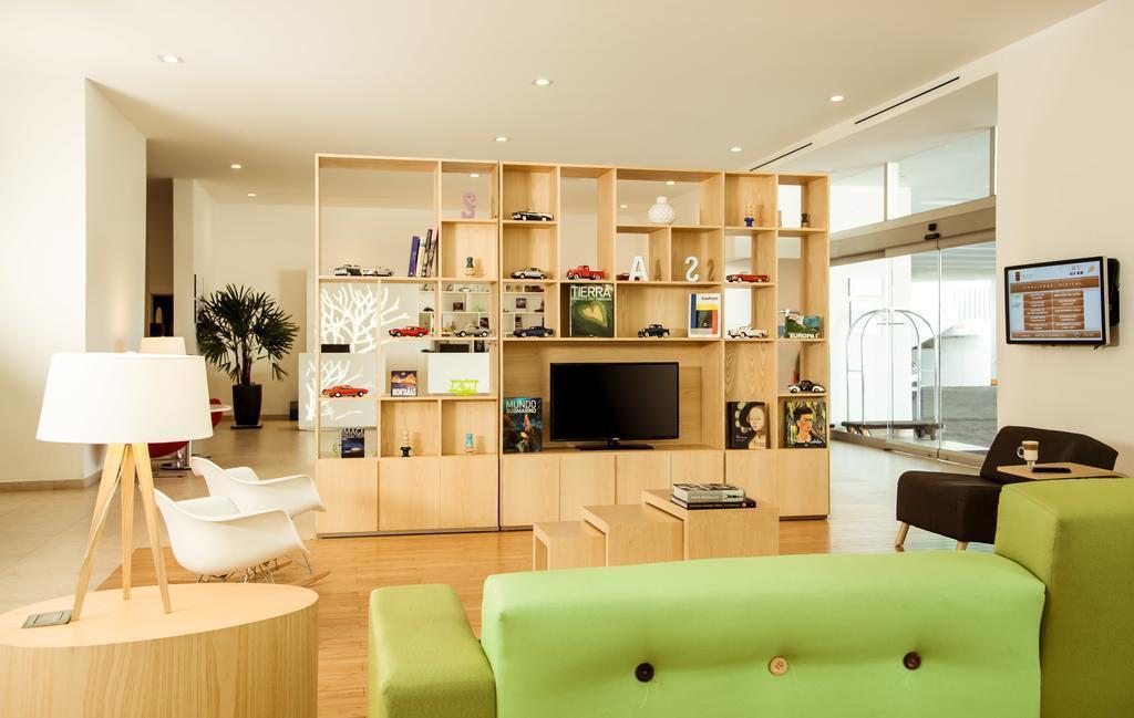 Фото Fiesta Inn Periferico Sur 4*