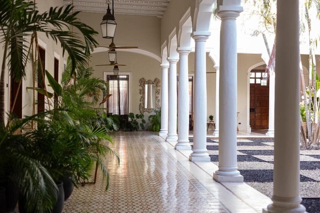 Готель Decu Downtown 5*