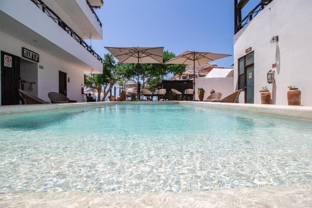 Готель Delek Holbox 5*