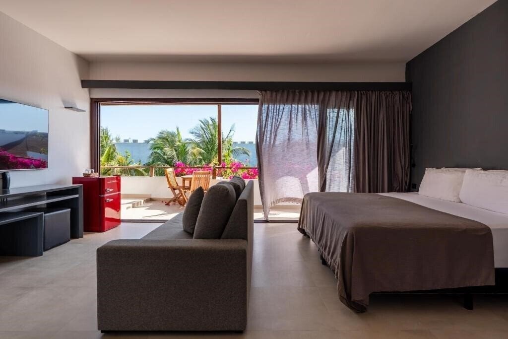 Зображення My Blue Hotel 4*