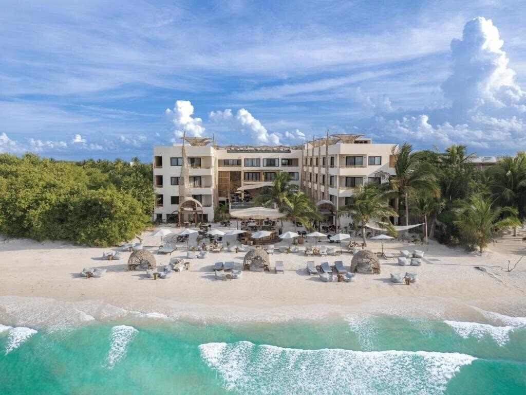 Отель Ana Y Jose Holbox Hotel & Beach Club 5*