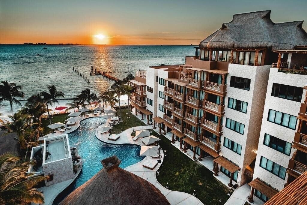 Готель Esplendor by Wyndham Isla Mujeres 5*