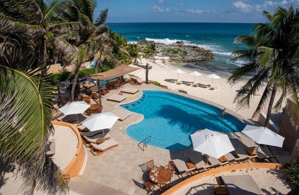 Фотографія Playa La Media Luna 4*