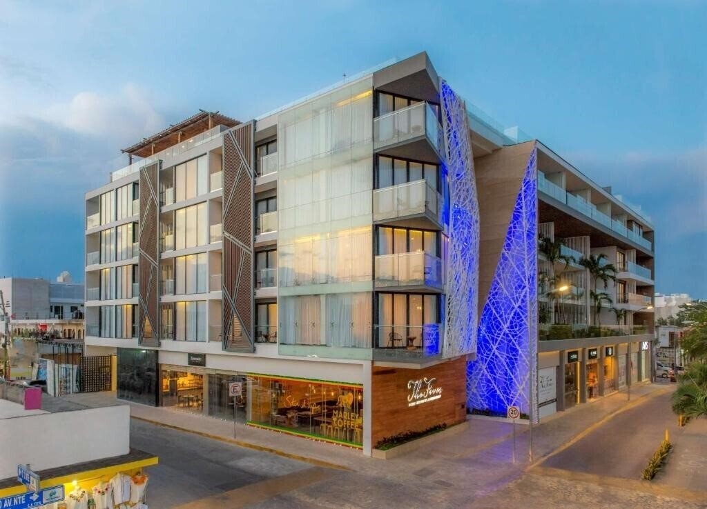 Отель The Fives Downtown Hotel & Residences 5*