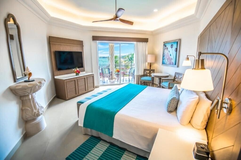 Фото Wyndham Alltra Playa del Carmen 4*