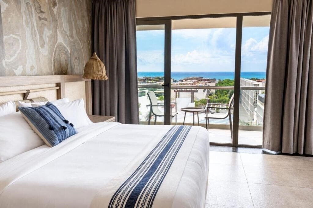 Фотография Hotel Indigo Playa del Carmen by IHG 4*