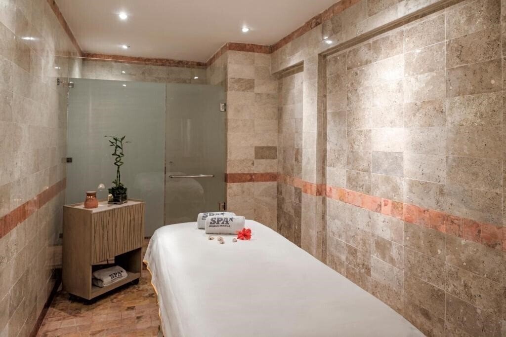 Фотография Iberostar Waves Quetzal 5*