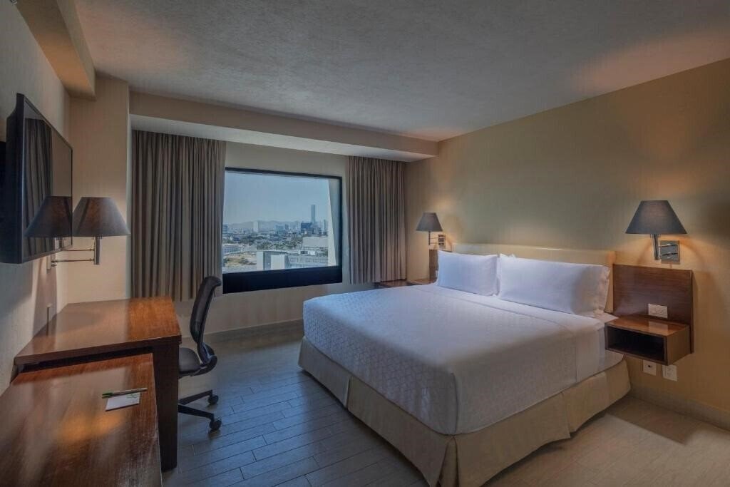 Отель Holiday Inn Puebla La Noria 3*