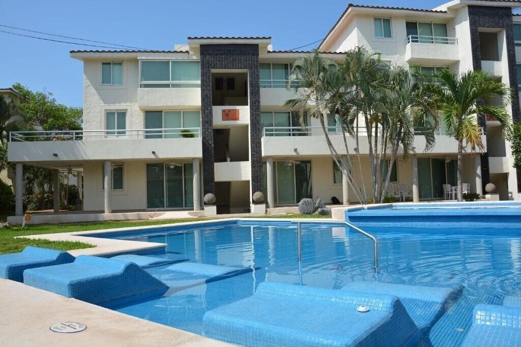 Готель Zenharmony Suites 3*