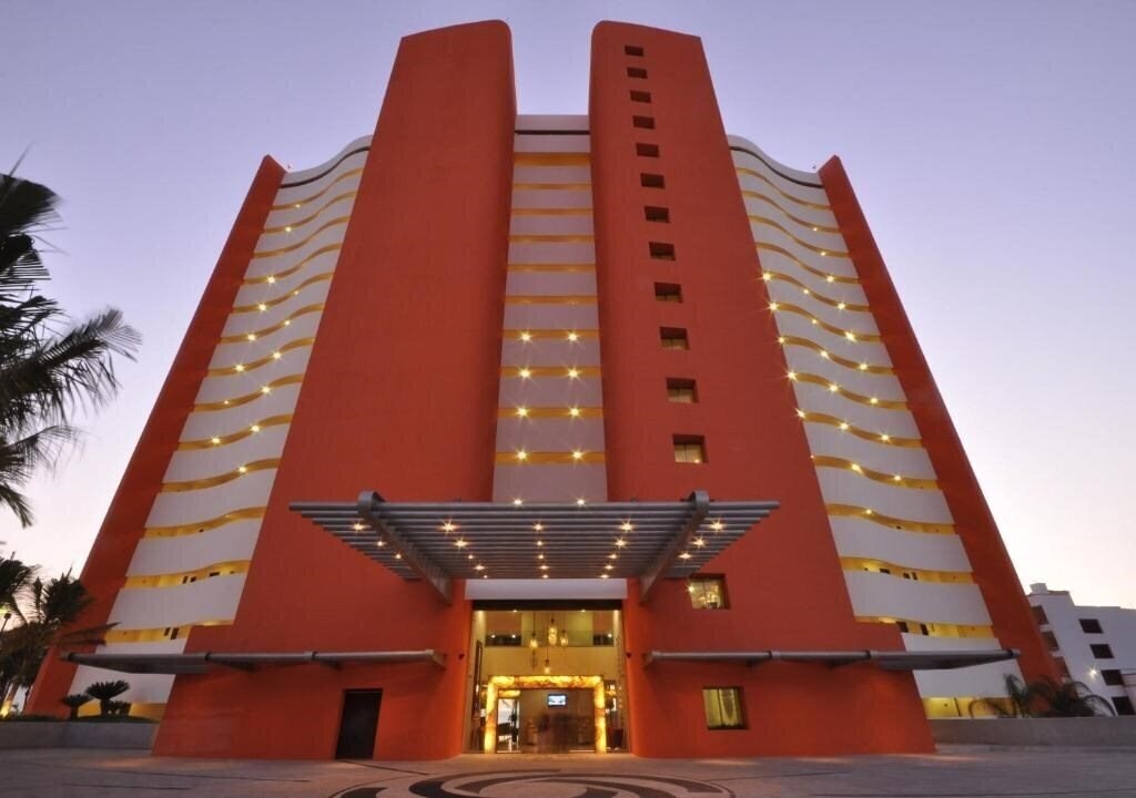 Картинка Sunset Plaza Beach Resort SPA 4*