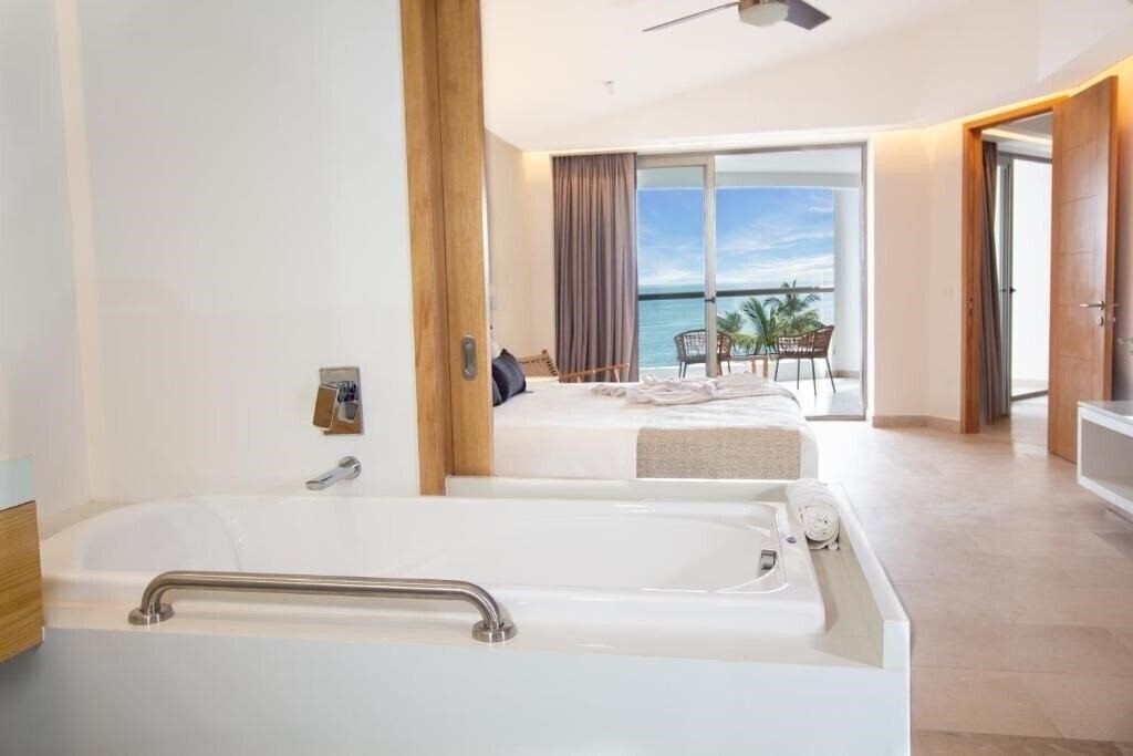 Фото Sunset Plaza Beach Resort SPA 4*