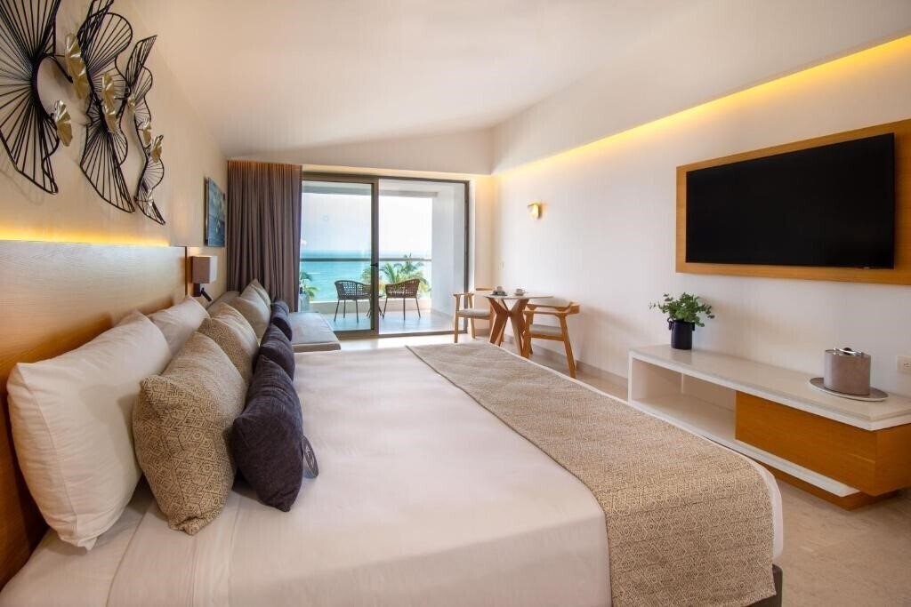 Фотографія Sunset Plaza Beach Resort SPA 4*