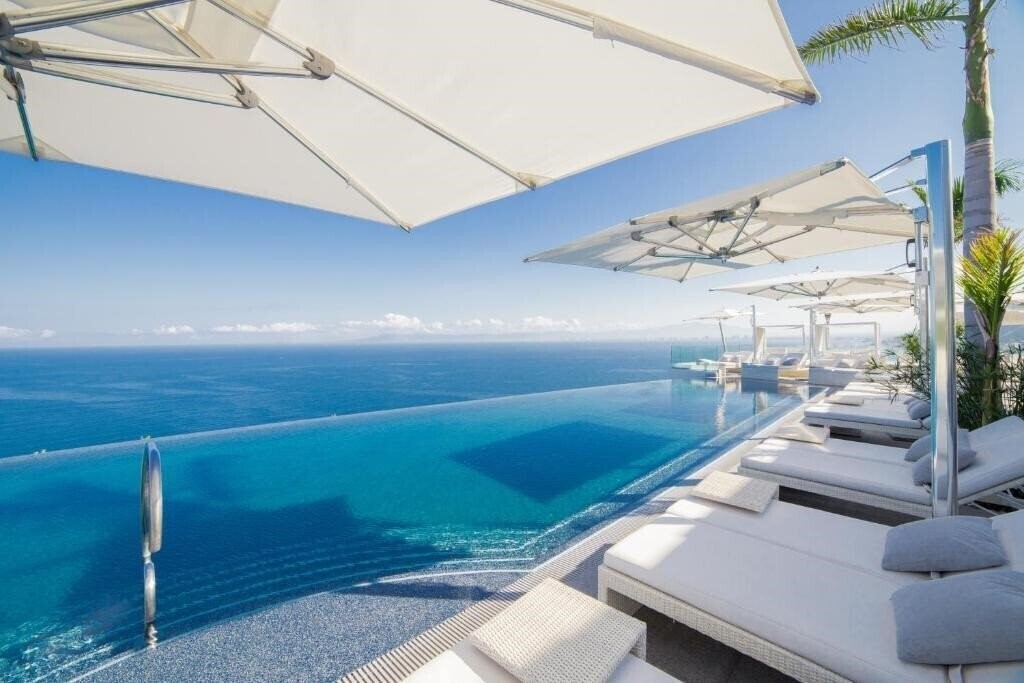 Отель Hotel Mousai 5*