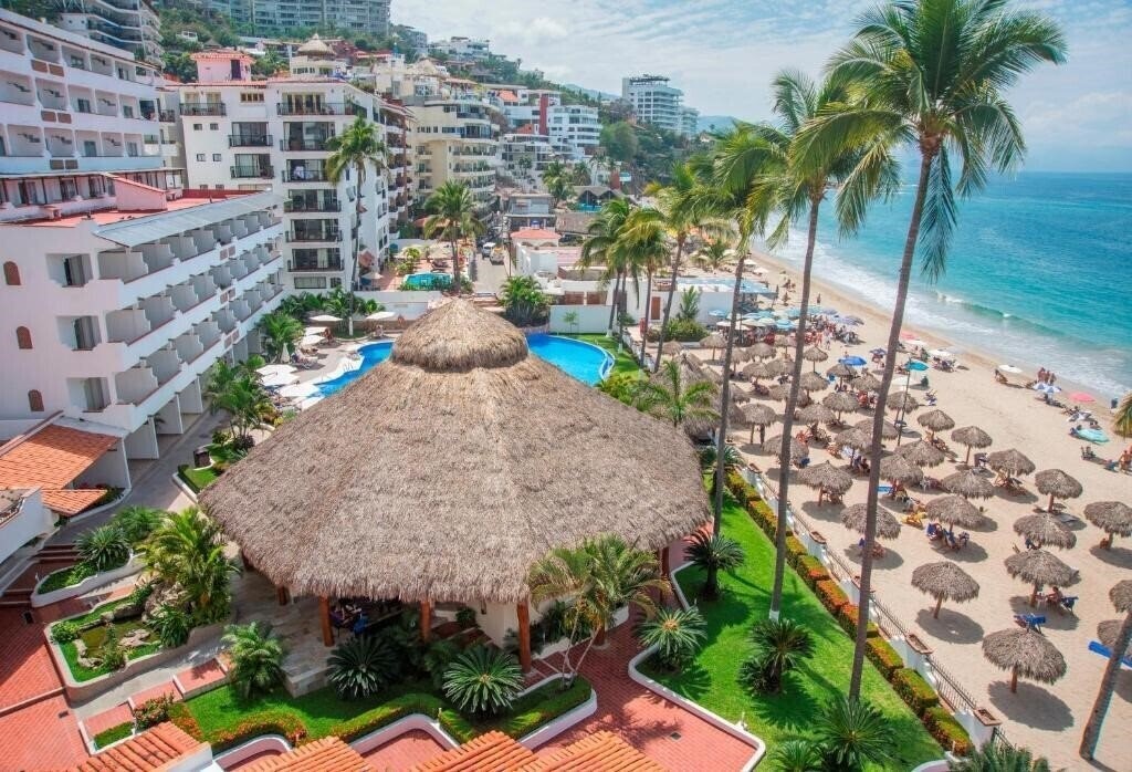 Готель Tropicana 3*