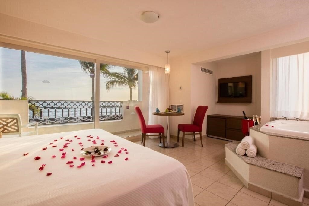 Фотографія Crown Paradise Club Puerto Vallarta 4*