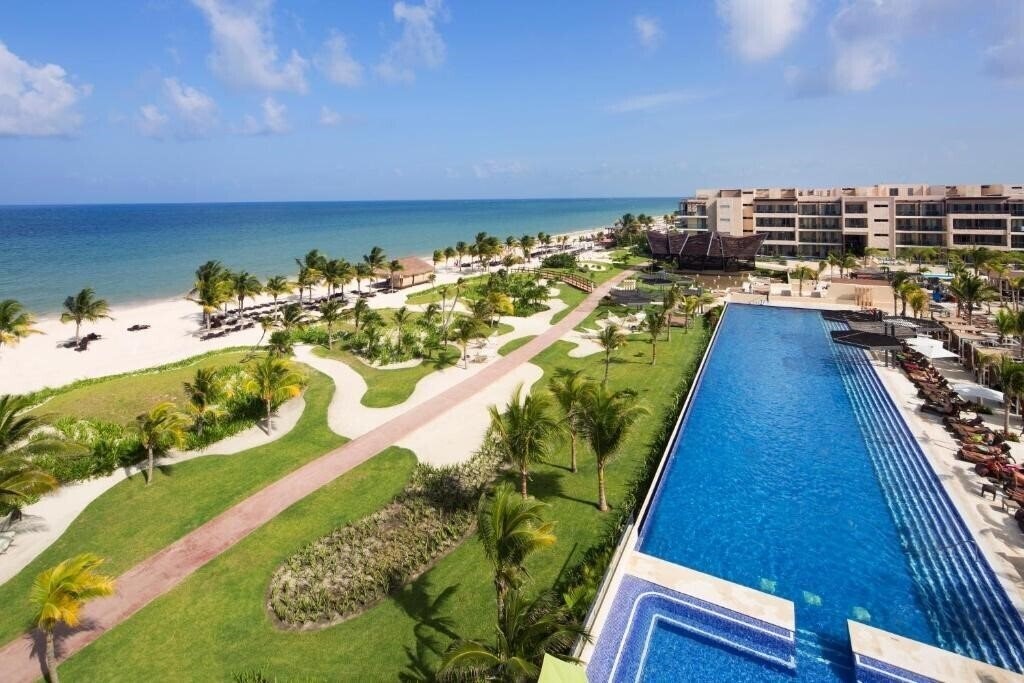 Готель Royalton Riviera Cancun Resort & Spa 5*