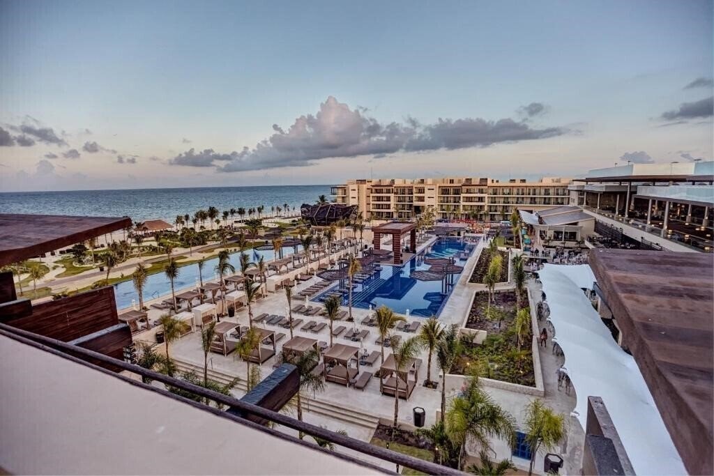 Фото Royalton Riviera Cancun Resort & Spa 5*