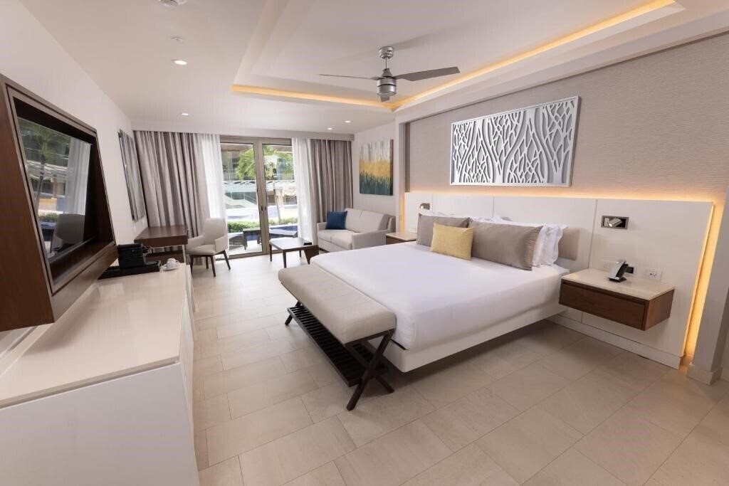 Фото Royalton Hideaway Riviera Cancun 5*
