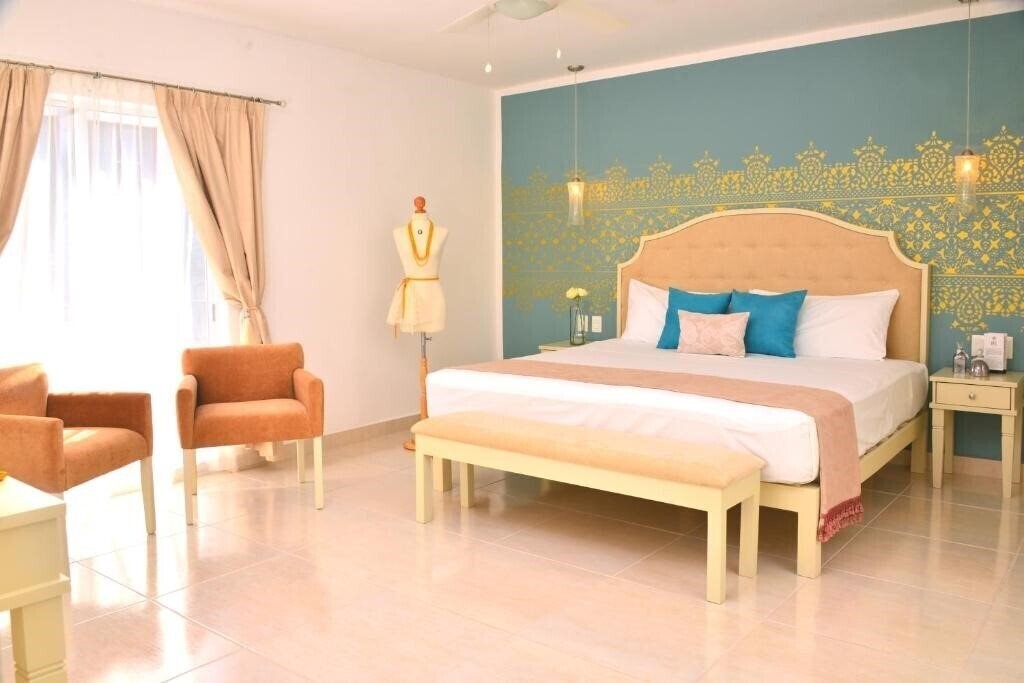 Отель Unic Design Hotel 4*
