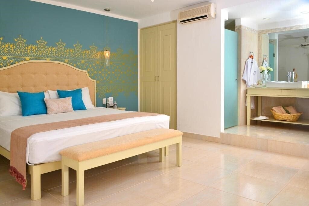 Готель Unic Design Hotel 4*