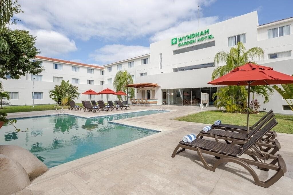 Готель Wyndham Garden Playa Del Carmen 3*