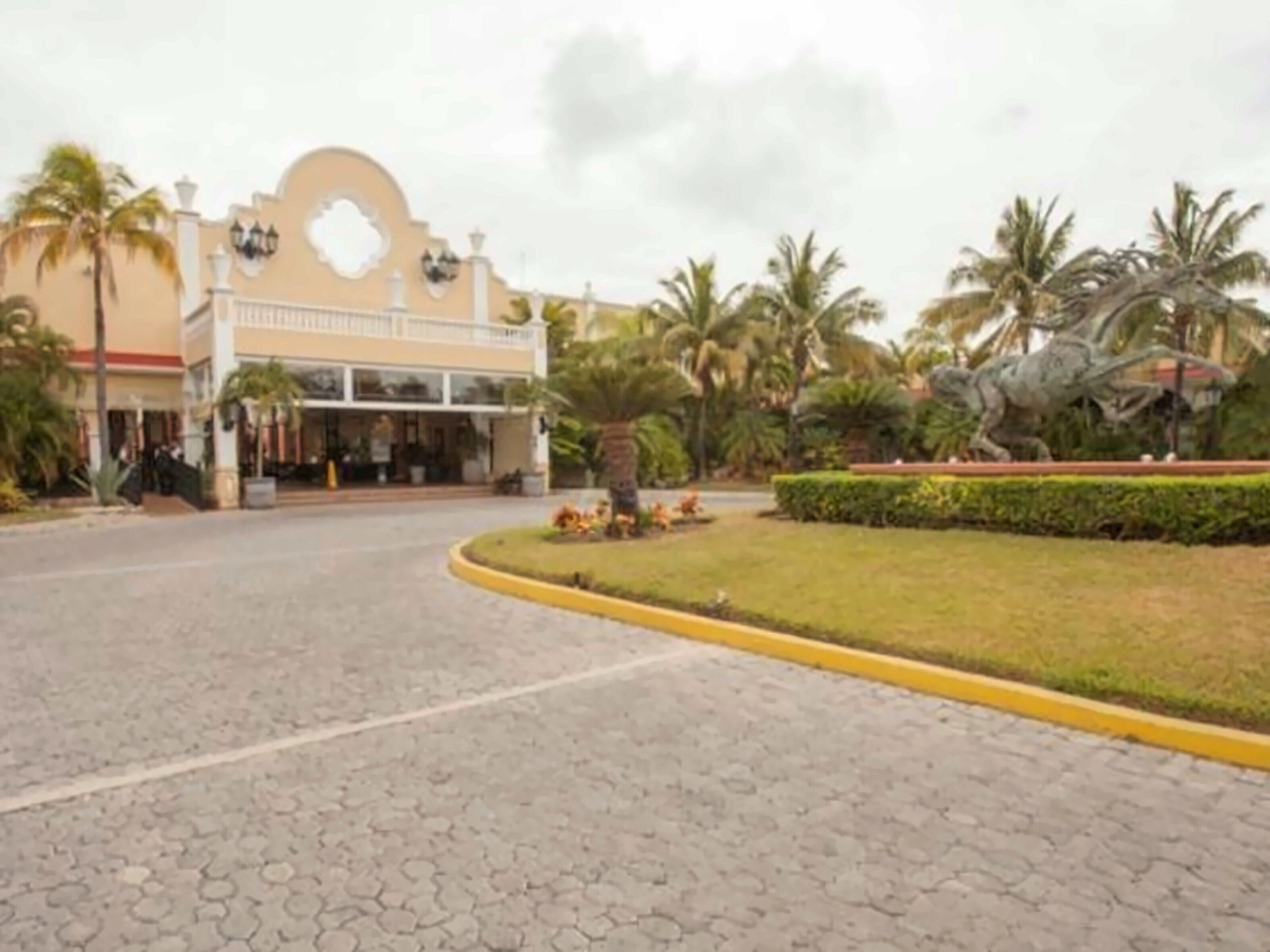 Отель Riu Tequila 5*