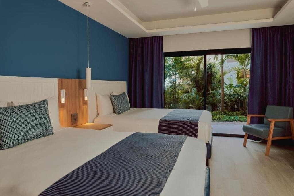 Фото Catalonia Yucatan Beach 4*
