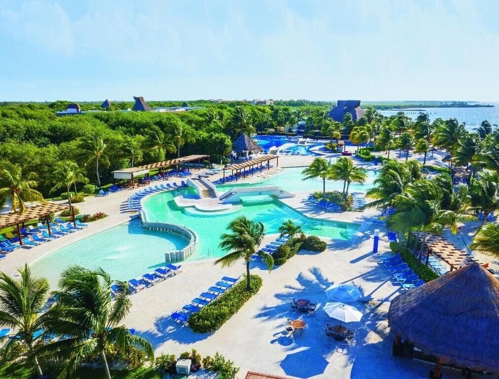 Готель Blue Bay Grand Esmeralda 5*