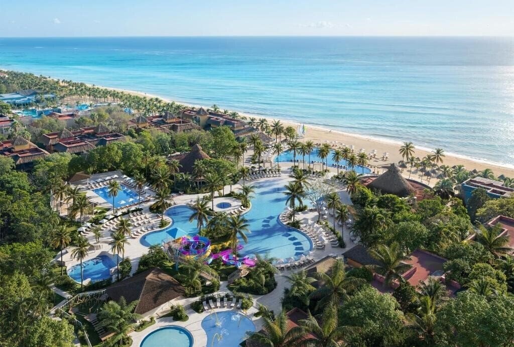 Отель Iberostar Waves Tucan 5*