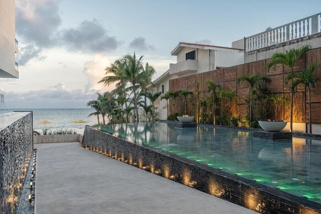 Фотография The Fives Oceanfront 5*