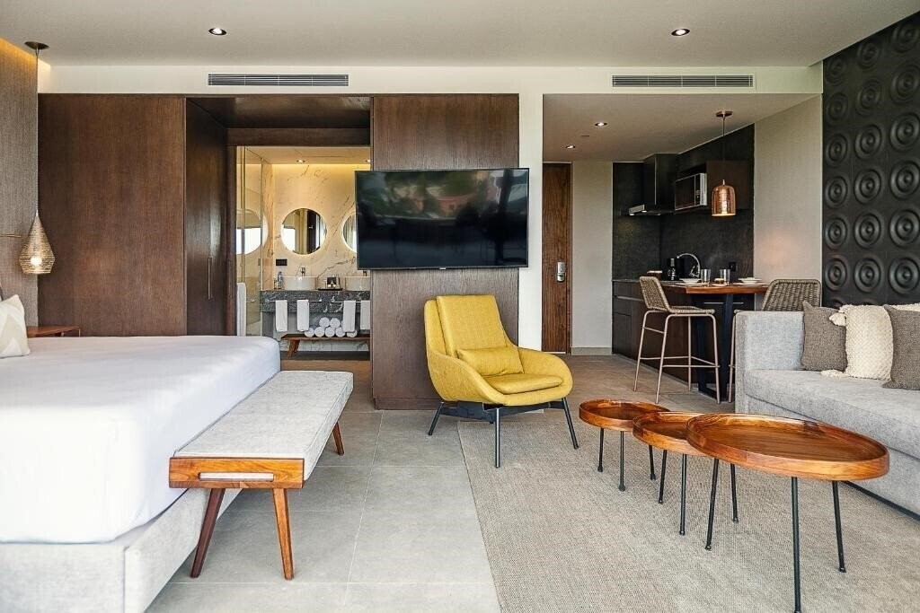Изображение The Fives Oceanfront 5*